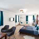 Deres Apartmanhaz *