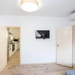 Deres Apartmanhaz Διαμέρισμα Lokut