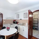 Deres Apartmanhaz *