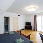 Apartament Deres Apartmanhaz