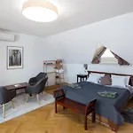 Deres Apartmanhaz Apartament