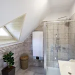 Deres Apartmanhaz Διαμέρισμα *