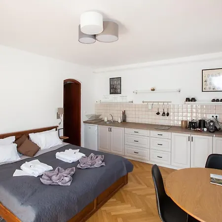 Deres Apartmanhaz * Lokut