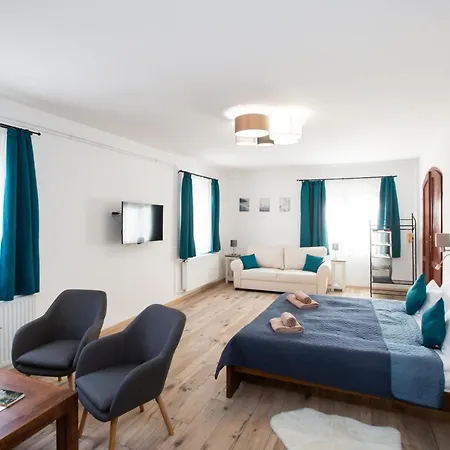 Deres Apartmanhaz *