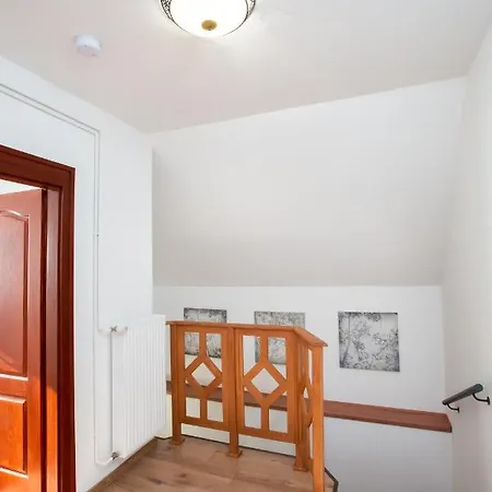 Deres Apartmanhaz شقة *