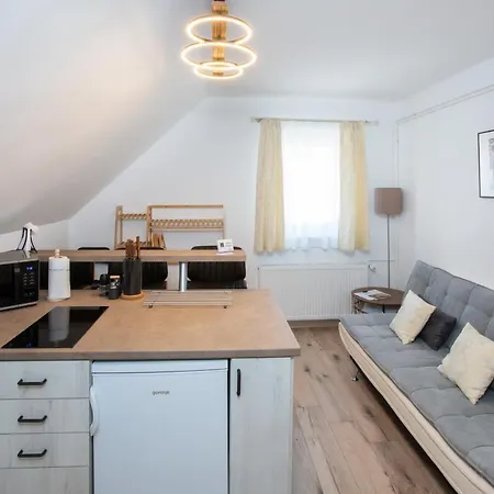 Deres Apartmanhaz شقة *