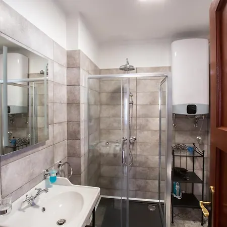 Deres Apartmanhaz *