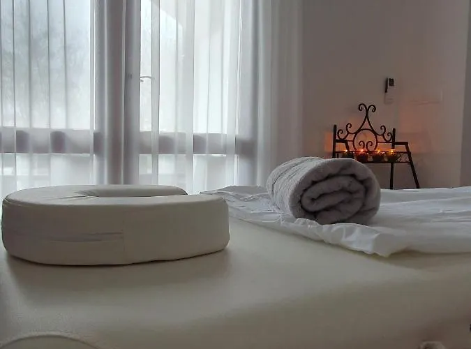 Deres Apartmanhaz Apartament *