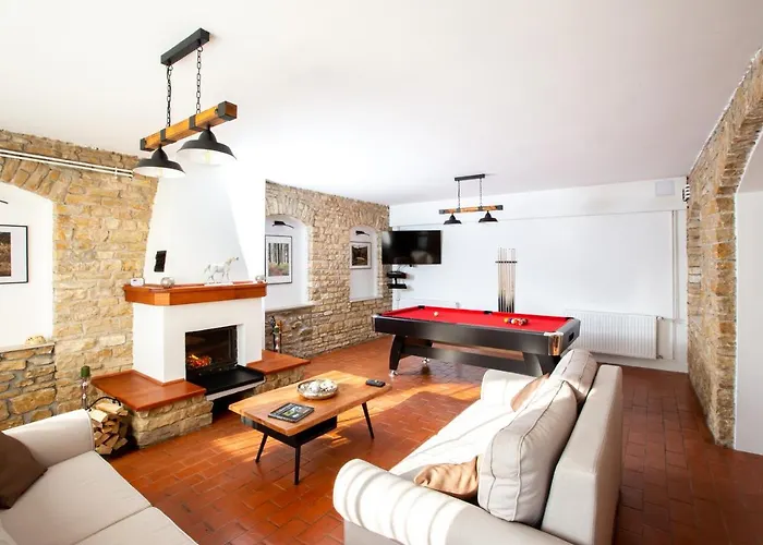 Deres Apartmanhaz Διαμέρισμα *