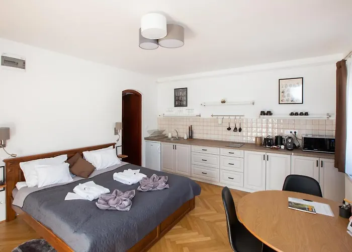 Deres Apartmanhaz * Lokut
