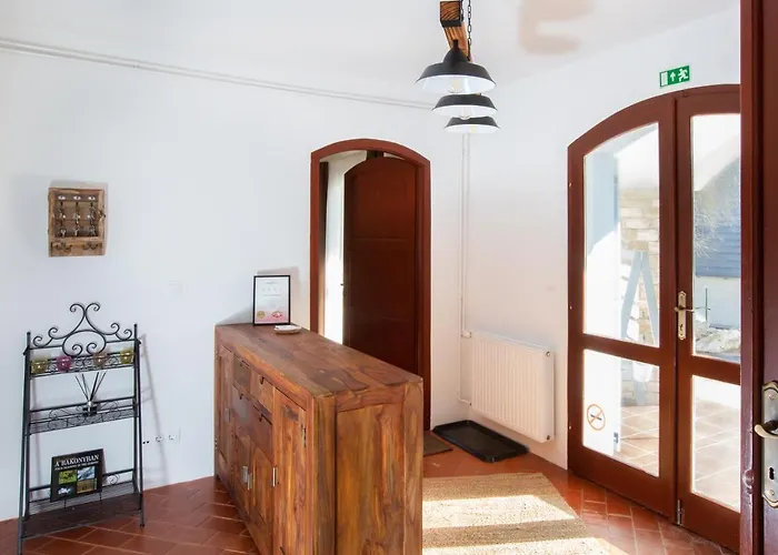 Deres Apartmanhaz * Lokut