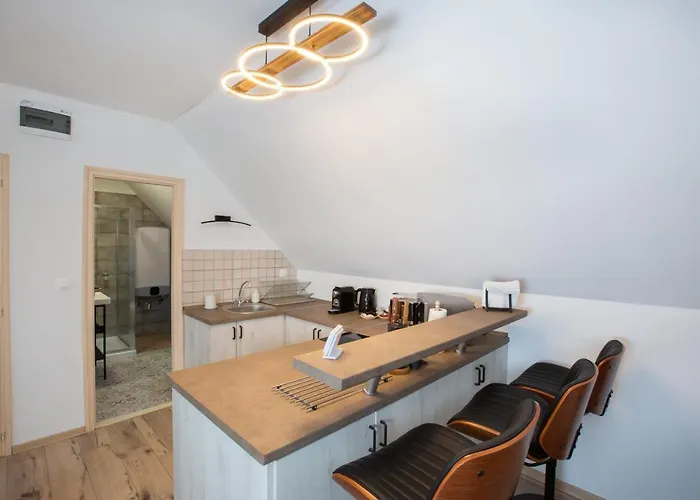 Apartament Deres Apartmanhaz Lokut