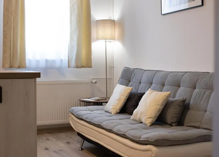 Deres Apartmanhaz Lägenhet *
