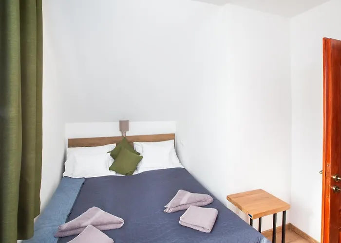 Deres Apartmanhaz Lägenhet Lokut