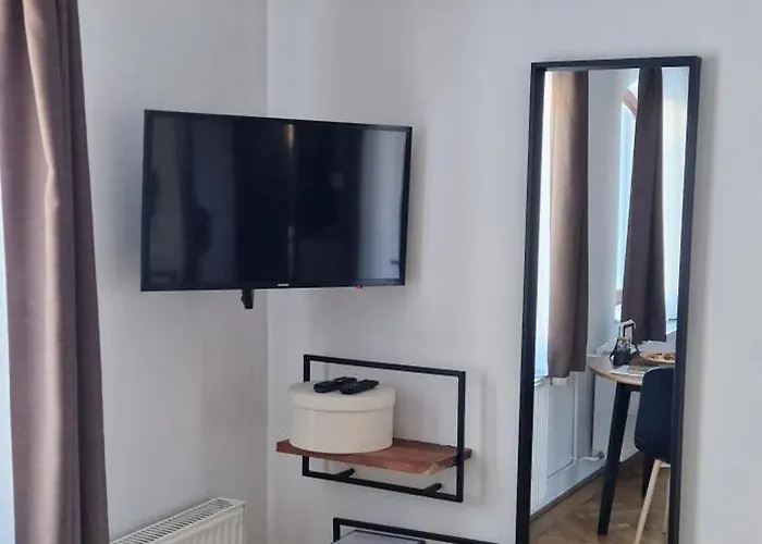 Deres Apartmanhaz Lägenhet Lokut